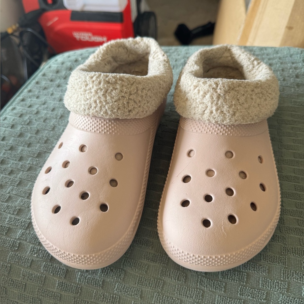 CROCS Blush Fleece-Lined Mules